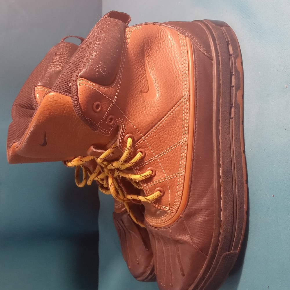 Nike acg boots
